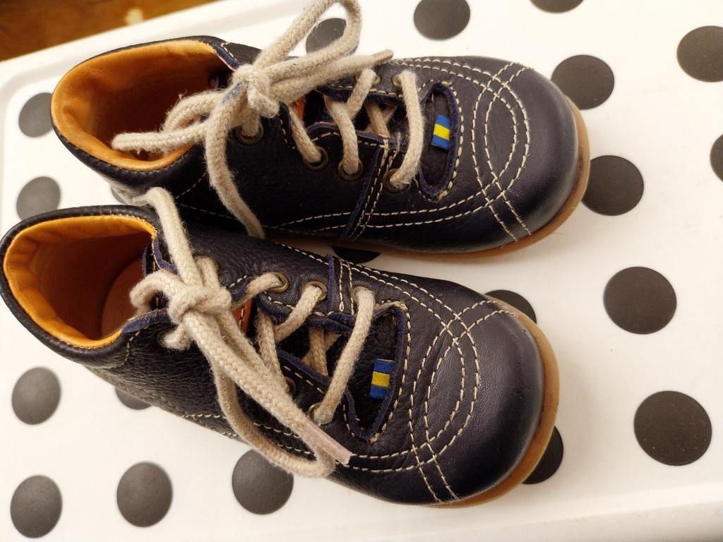 Blauwe leren schoenen van Kavat, Ophalen, Schoenen, Zo goed als nieuw, Kavat