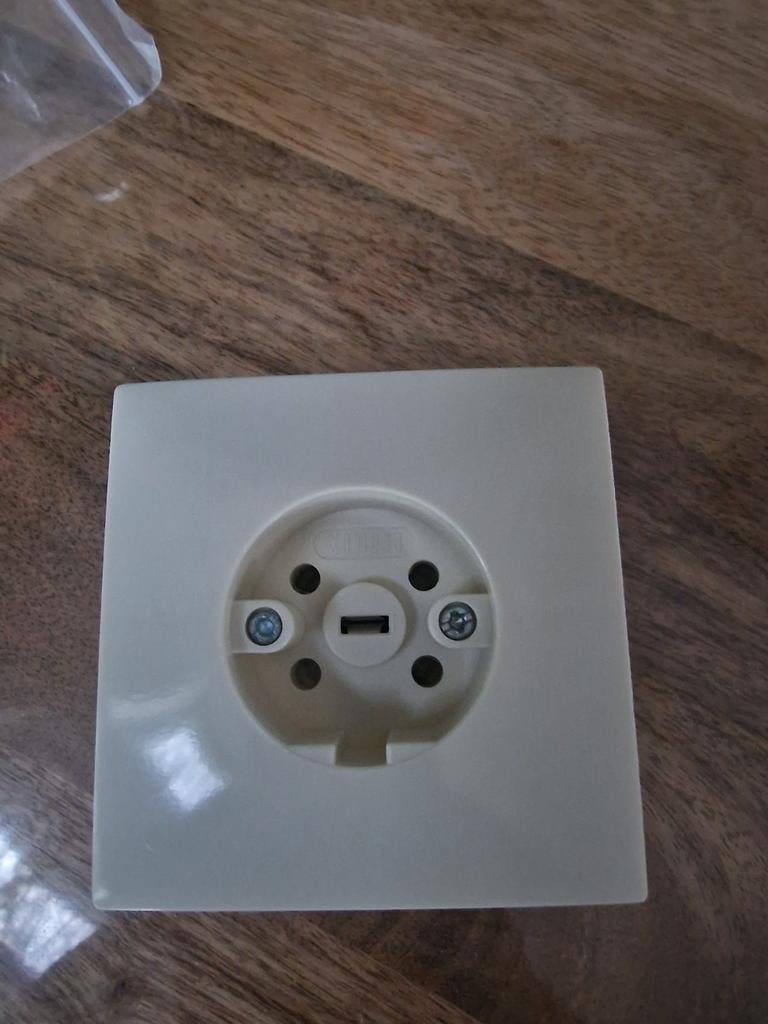 Stopcontact nieuw, Ophalen of Verzenden, Gebruikt, Stopcontact