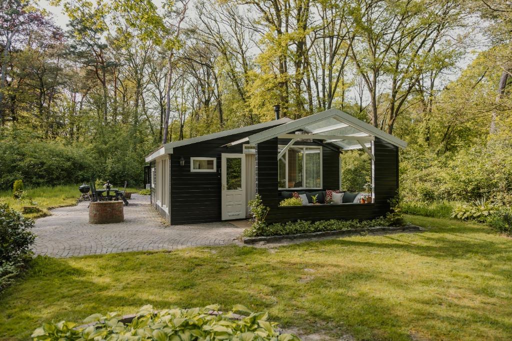 Vakantie-boshuisje in Buurse-Haaksbergen-Twente-Overijssel, 5 personen, 2 slaapkamers, Landelijk, Open haard