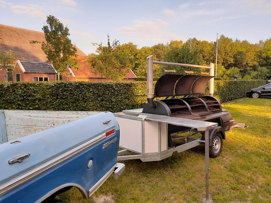 Diverse modellen Smokers te huur vanaf 80 euro per dag, Tuin en Terras, Houtskoolbarbecues, Ophalen of Verzenden, Met accessoires