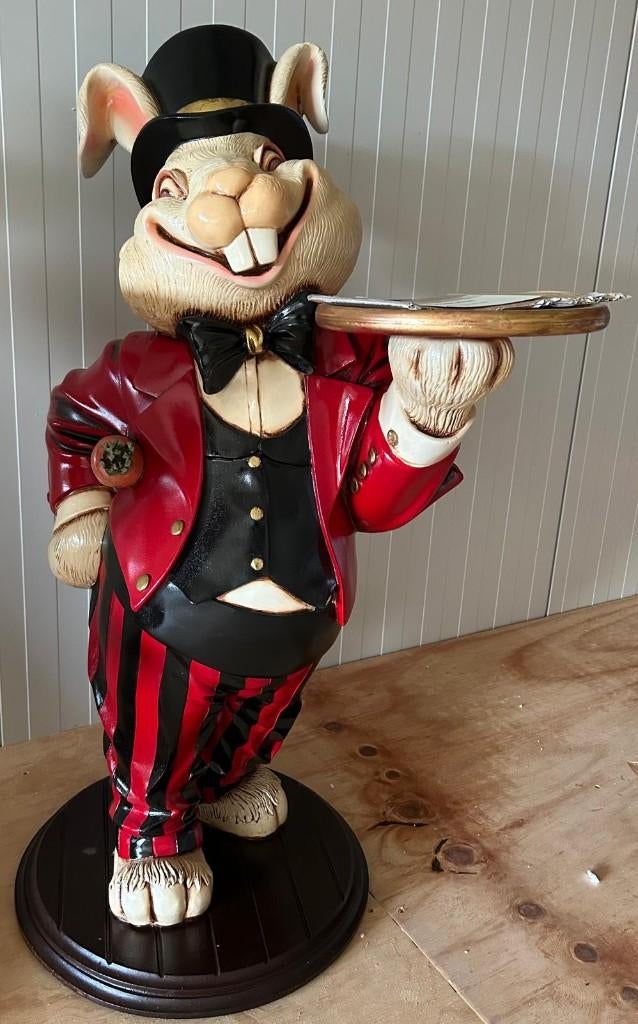 Grote butler ober haas met dienblad, Verzamelen, Beelden en Beeldjes, Ophalen, Nieuw, Fantasy