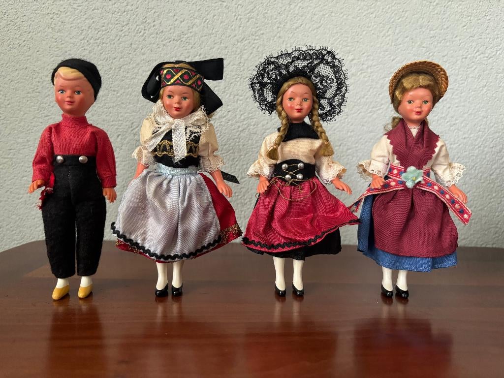 Vintage Pop Poppen 16 cm, Verzamelen, Poppen, Ophalen of Verzenden, Gebruikt, Pop