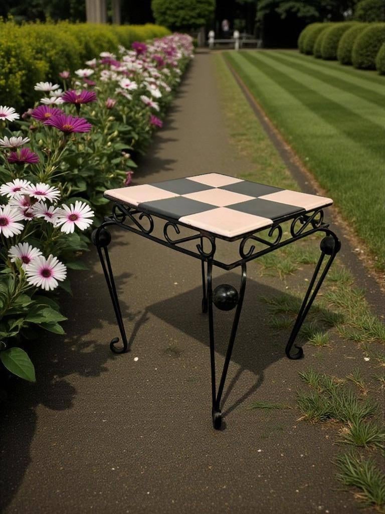 vintage  zwart roze tegeltafel  / bijzettafel / plantentafel, Antiek en Kunst, Ophalen