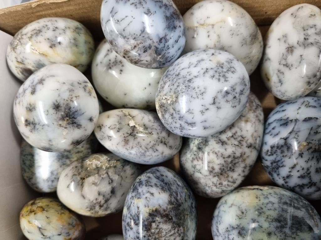 Handstenen van Dendriet opaal, per 2kg, Ophalen of Verzenden, Mineraal