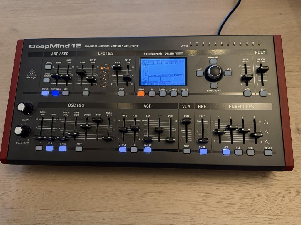 Behringer Deepmind 12D, Muziek en Instrumenten, Synthesizers, Overige merken, Zo goed als nieuw, Met midi-aansluiting, Overige aantallen