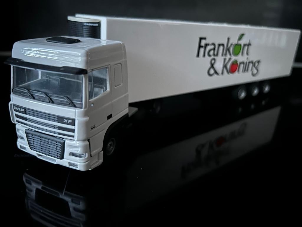 Lion Daf 95XF Spacecab Frankort en de Koning, Hobby en Vrije tijd, Modelauto's | 1:50, Ophalen of Verzenden, Nieuw, Bus of Vrachtwagen