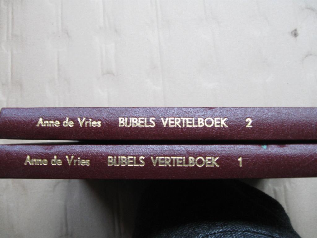 Bijbels Vertelboek Deel 1 en 2 door Anne de Vries., Boeken, Godsdienst en Theologie, Gelezen, Christendom | Protestants, Ophalen of Verzenden