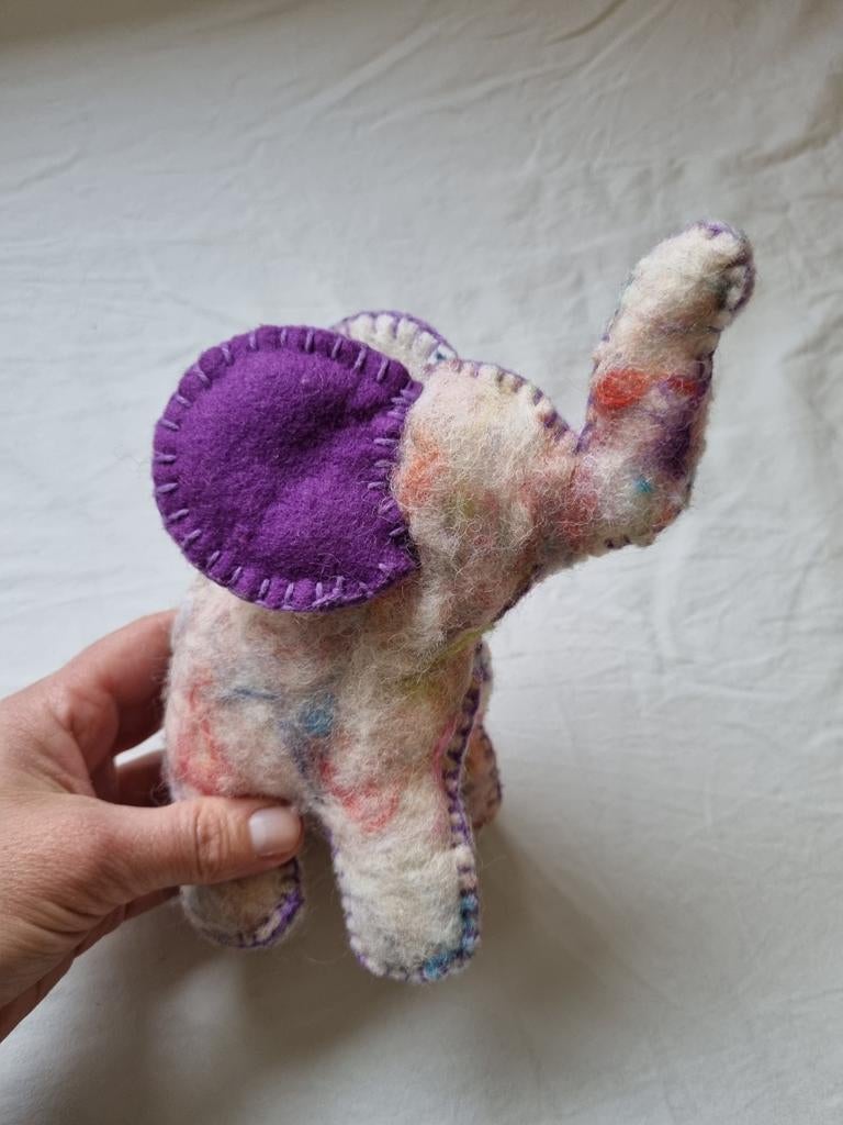Knuffel olifant handgemaakt, Ophalen of Verzenden, Zo goed als nieuw, Olifant