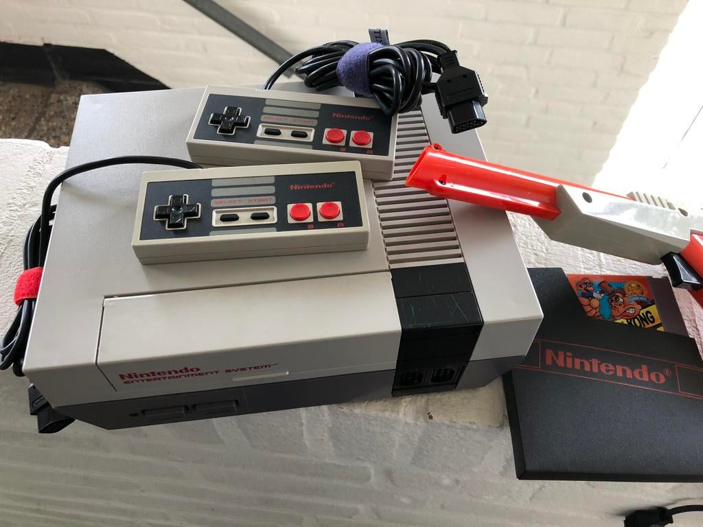 Nintendo Classic NES Console Set + Donkey Kong + Zapper, Spelcomputers en Games, Spelcomputers | Nintendo NES, Ophalen of Verzenden