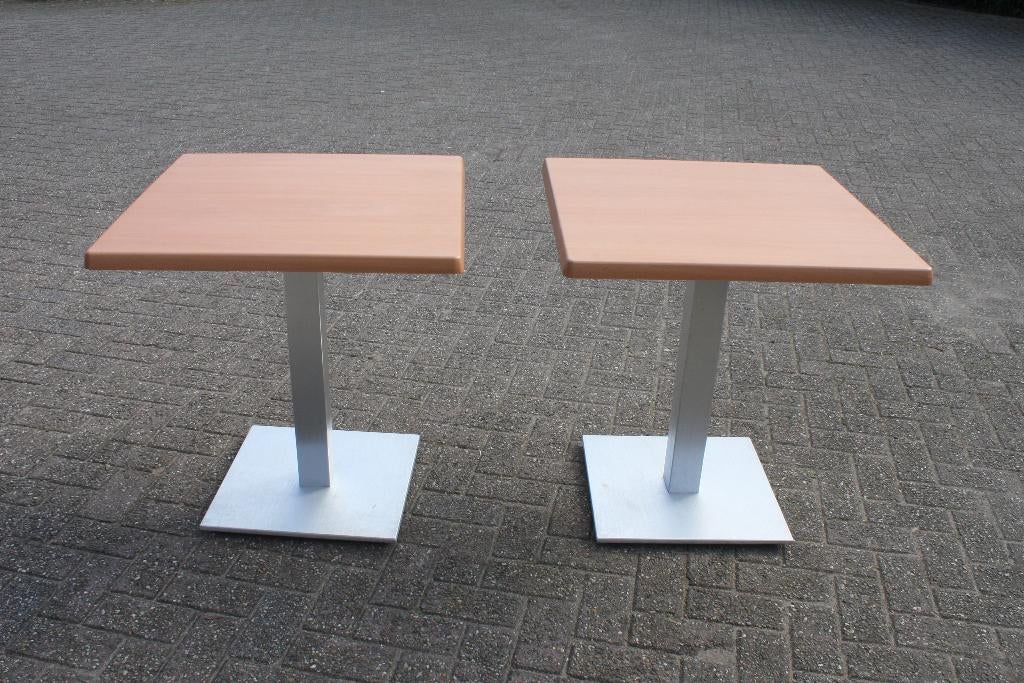 2 vierkante terrastafels tuintafel rvs Werzalit 80x80, Ophalen, Gebruikt
