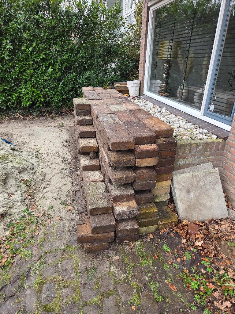 Gratis afhalen: zware Betonklinkers 42x21x8 +/- 24m2 Meppel, Ophalen, Gebruikt, Klinkers, 10 m² of meer