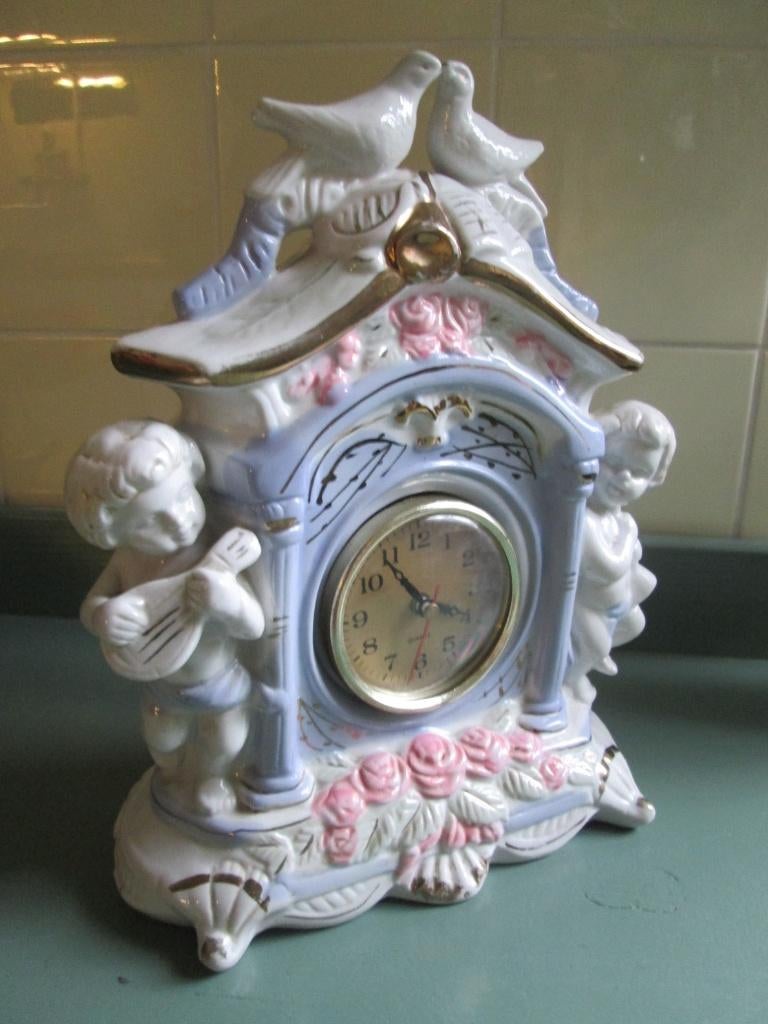 Porseleinen Klokje met Engelen & Duifjes Pasteltinten, Ophalen of Verzenden