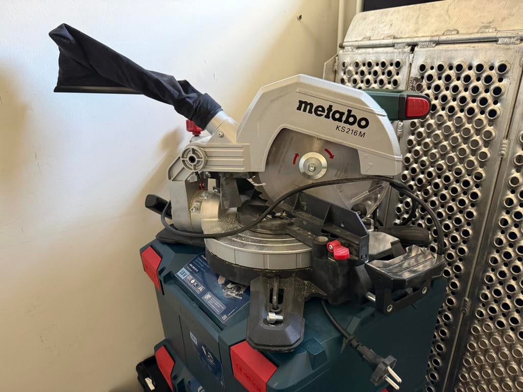 Metabo KS216M afkortzaag, Ophalen, Zo goed als nieuw, Afkortzaag, 30 tot 70 mm