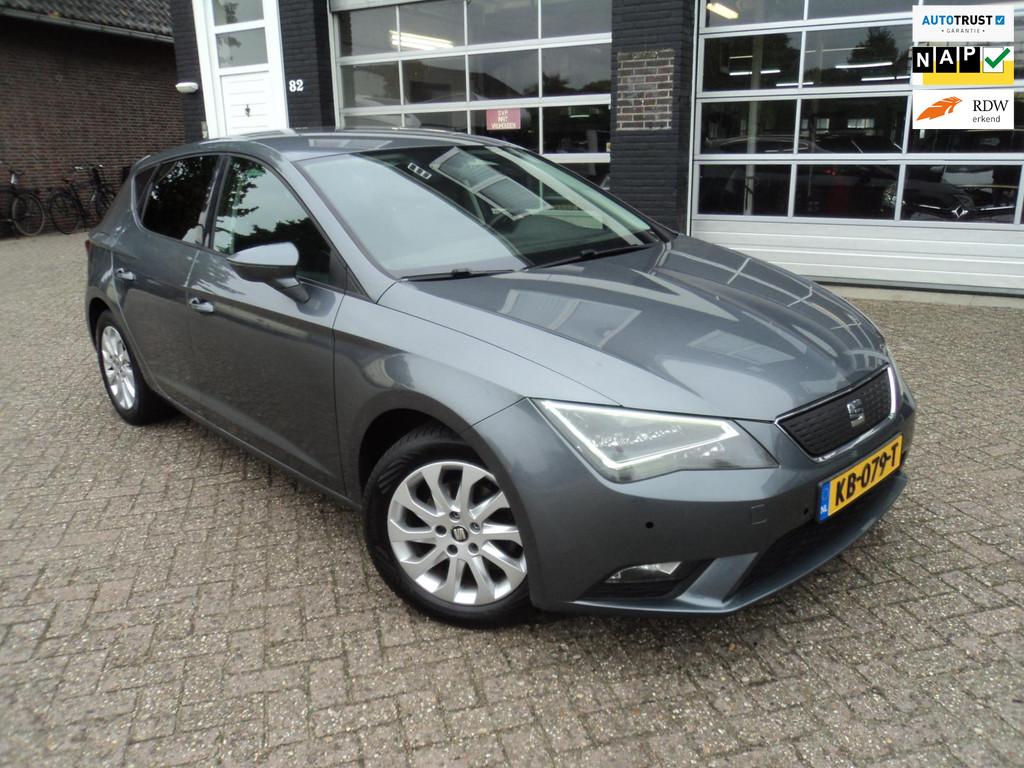 Seat Leon 1.0 EcoTSI Style Connect Cruise Camera Navigatie, Voorwielaandrijving, Stof, Gebruikt, Leon
