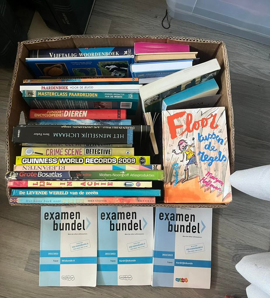 Banendoos vol boeken 30+, Ophalen, Gelezen, Verschillende onderwerpen