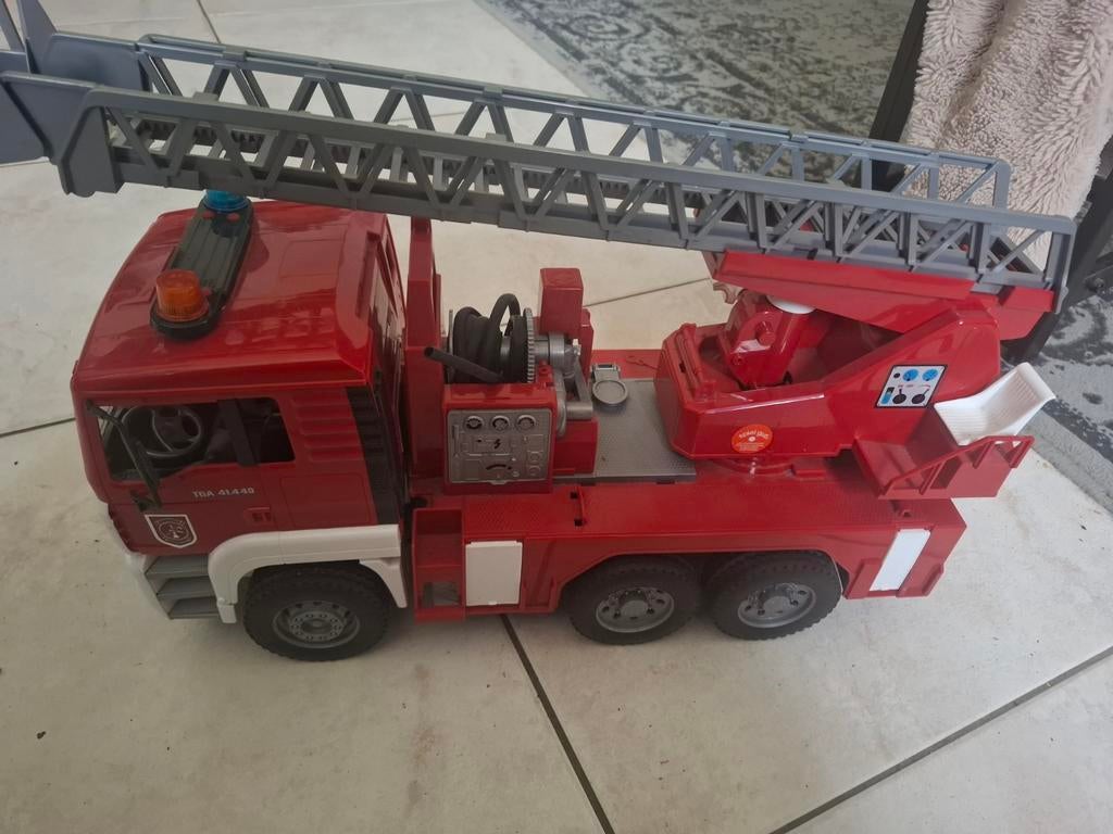 Bruder brandweerwagen, Kinderen en Baby's, Speelgoed | Speelgoedvoertuigen, Ophalen, Gebruikt