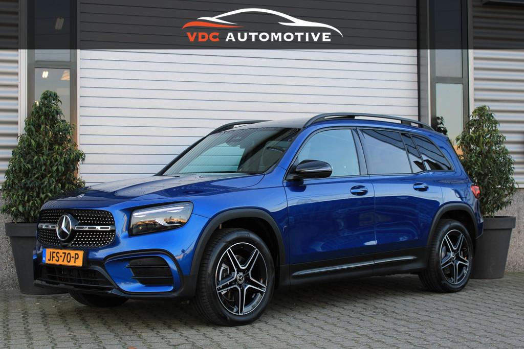 Mercedes-Benz GLB-Klasse 180 AMG 7 Persoons Facelift | Pano, 4 cilinders, Blauw, 7 stoelen, 14 km/l