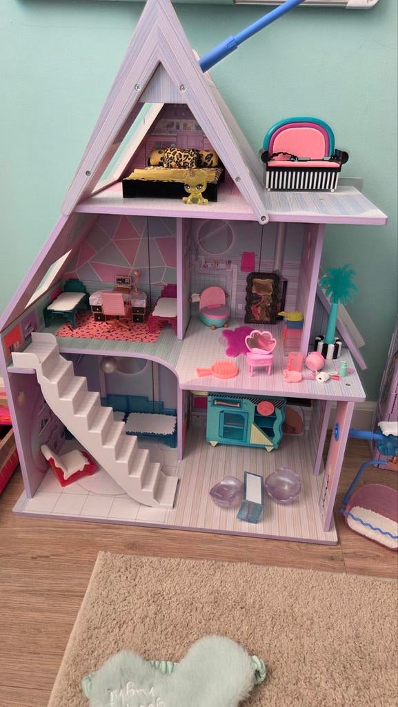 L.O.L. Surprise! Poppenhuis met auto en caravan, Ophalen of Verzenden, Gebruikt, Meisje