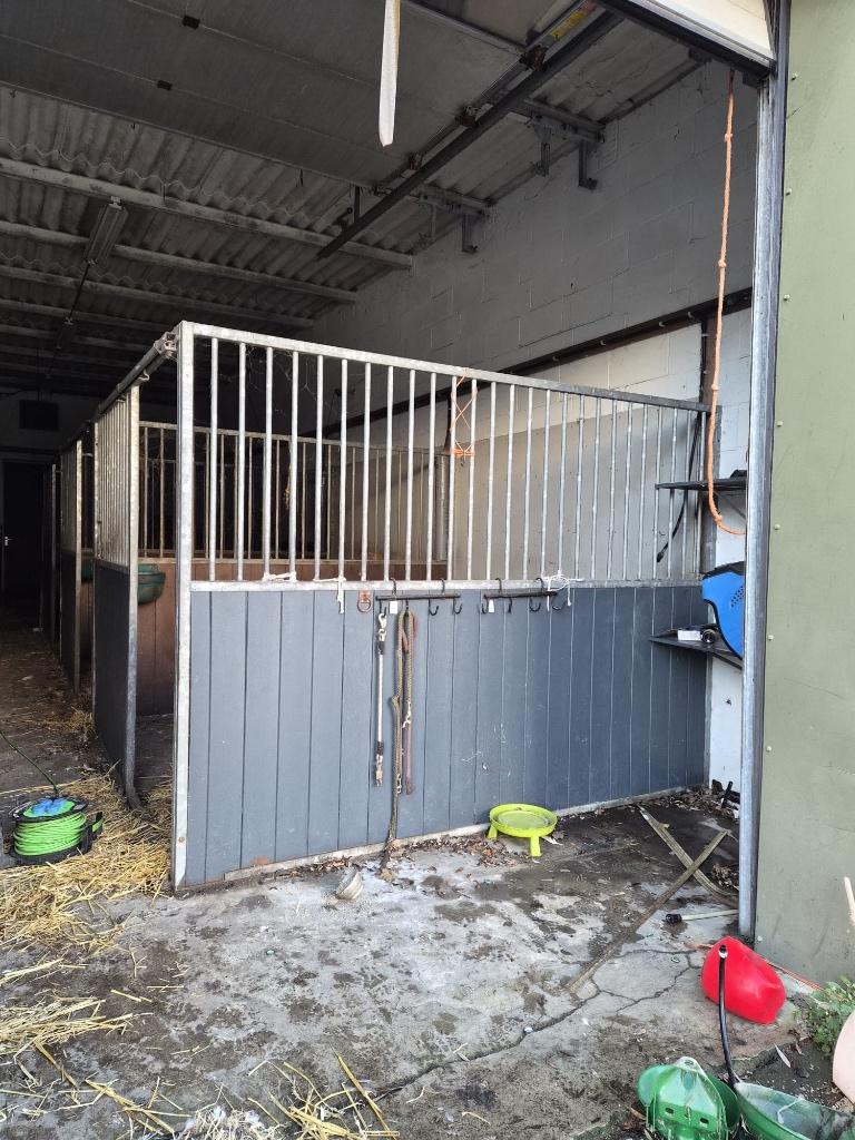 Paardenbox, Dieren en Toebehoren, Stalling en Weidegang, Stalling, 2 of 3 paarden of pony's