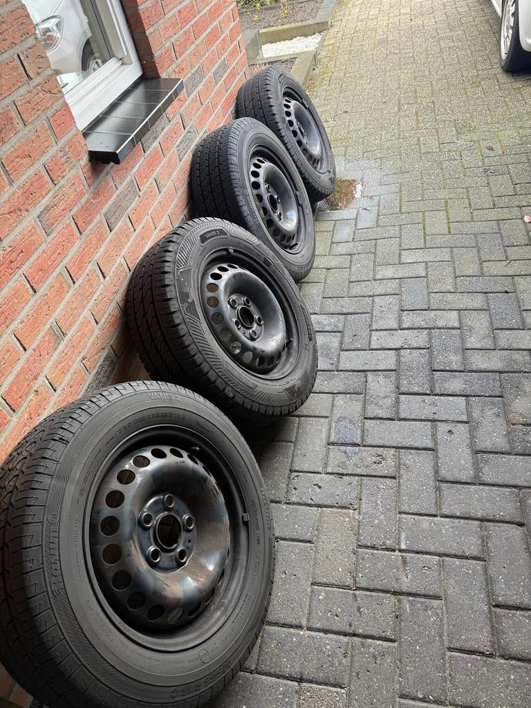205/65 R16 C Bestelwagenbanden op stalen velgen, Ophalen, 16 inch, Banden en Velgen, 205 mm
