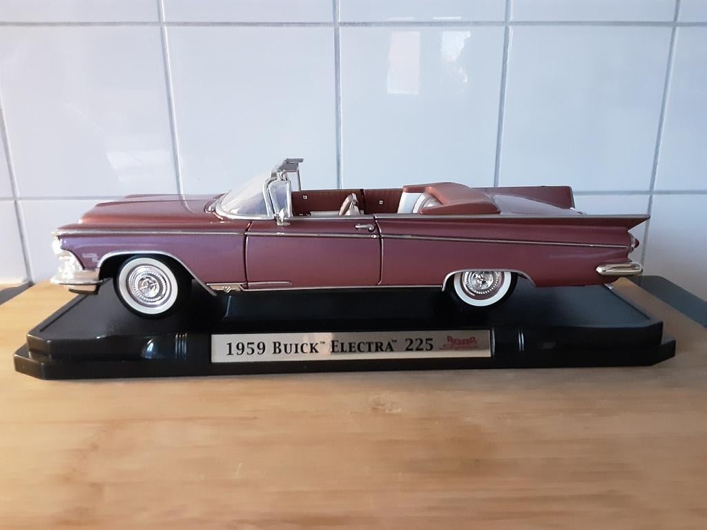 BUICK ELECTRA 225 UIT 1959, Hobby en Vrije tijd, Modelauto's | 1:18, Ophalen of Verzenden, Zo goed als nieuw, Auto, Overige merken