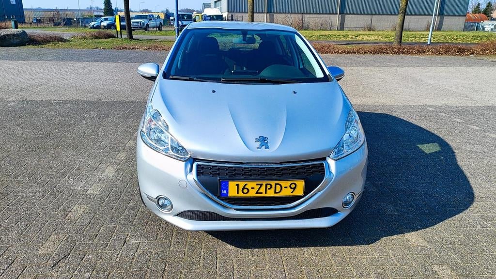 Peugeot 208 bj 2013 km 116.000, Auto's, Peugeot, Stof, Handgeschakeld, Grijs, Particulier