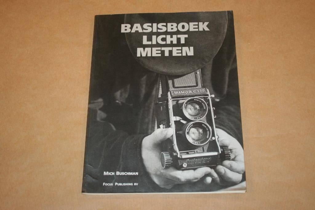 Basisboek licht meten - Mich Buschman, Boeken, Ophalen of Verzenden, Gelezen, Fotografen