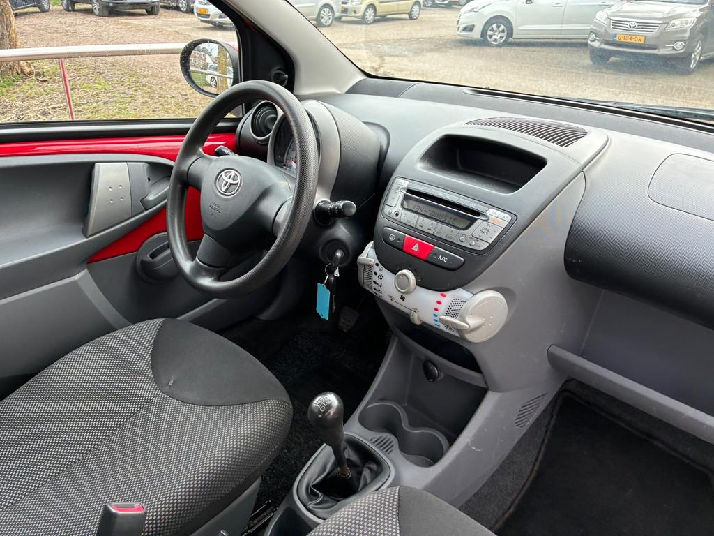 Toyota Aygo 1.0-12V Access | 5-Deurs + Airco nu € 2.975,-!, Voorwielaandrijving, Euro 5, Stof, Gebruikt