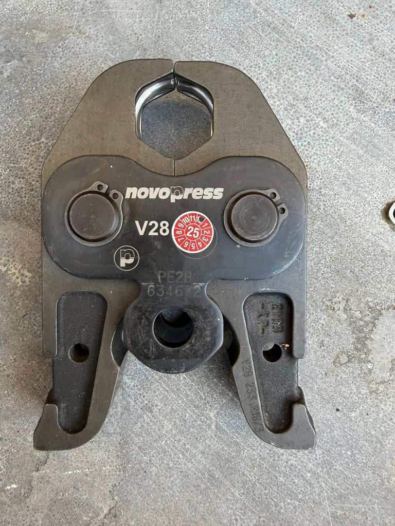 Persbek v28 nieuw, Ophalen, Nieuw