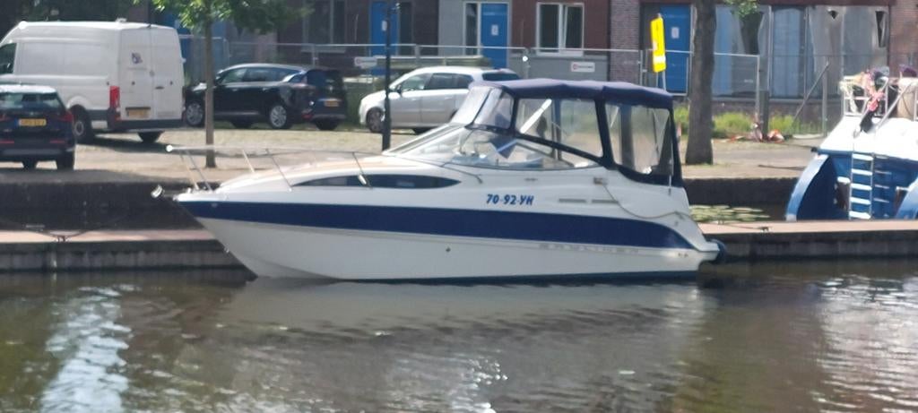 Bayliner 245 SB Ciera, V8, 2006, airco, Boegschroef, Watersport en Boten, Ophalen, Gebruikt, 50 pk of meer, Binnenboordmotor