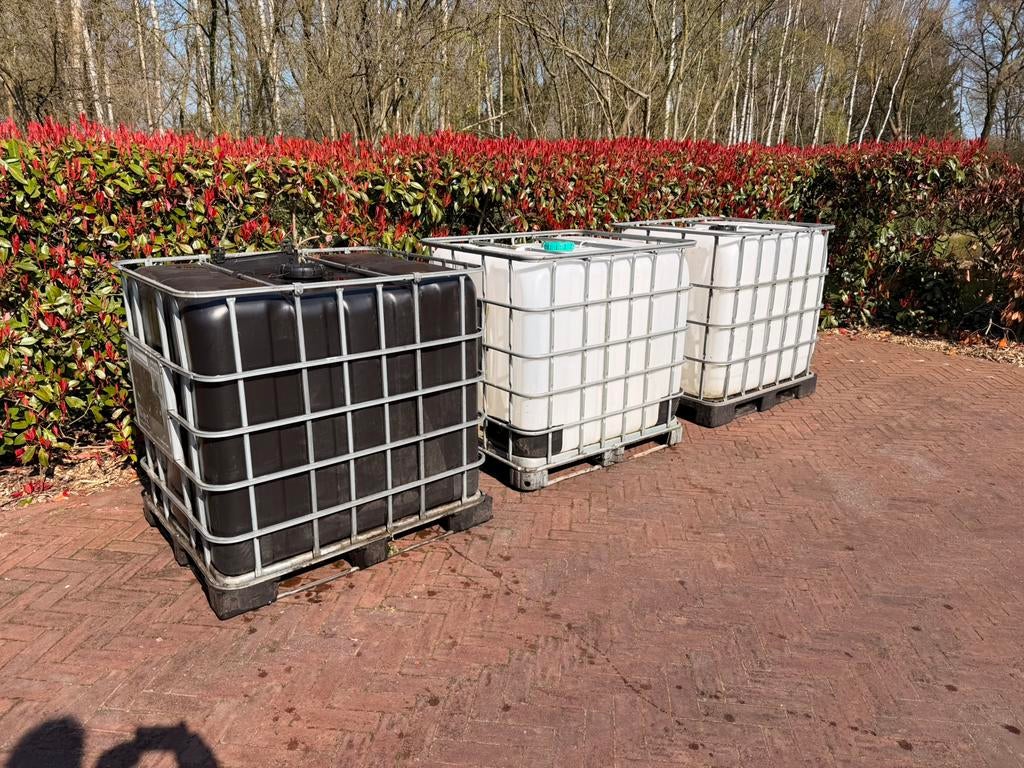2 stuks IBC kratten (de zwarte is al weg), 100 cm of meer, 60 cm of meer, Ophalen of Verzenden, Zo goed als nieuw