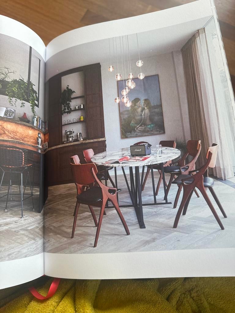 Hoog. The best Dutch interior design 02, Ophalen of Verzenden, Zo goed als nieuw, Interieur en Design