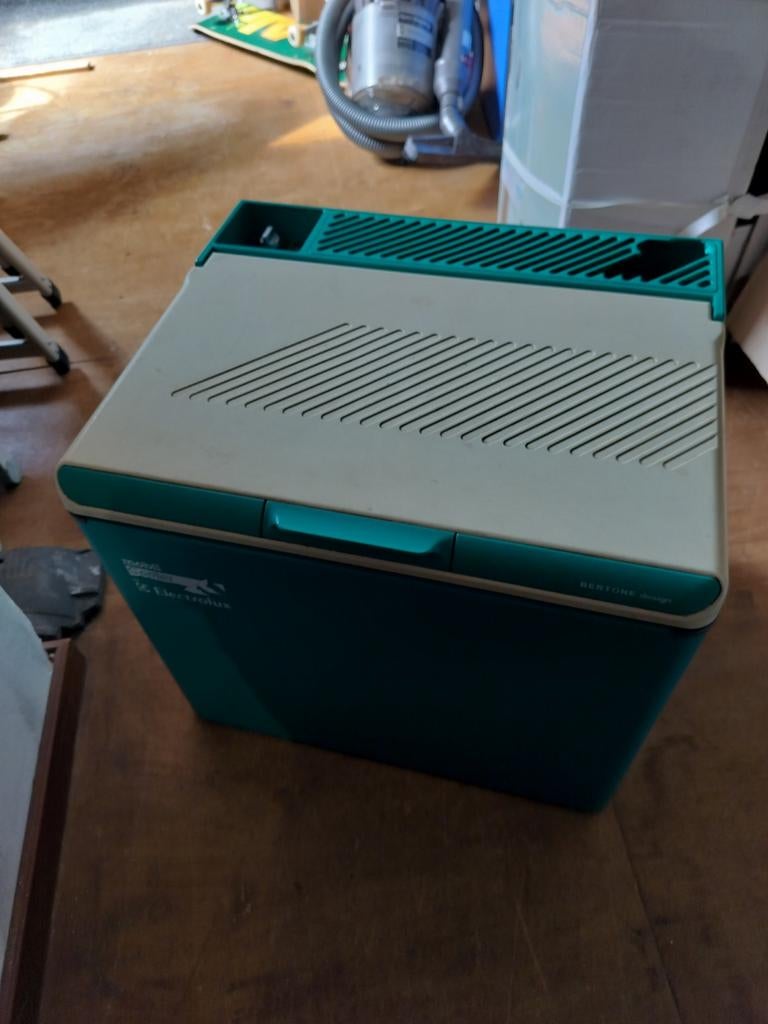 Electrolux Bertone campingkoelbox 220v 12v gas, Ophalen