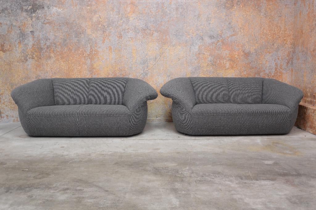 ZGAN! 2 grijze stoffen Leolux Gynko design banken prijs ps, Leolux, Leolux, 150 tot 200 cm, 75 tot 100 cm