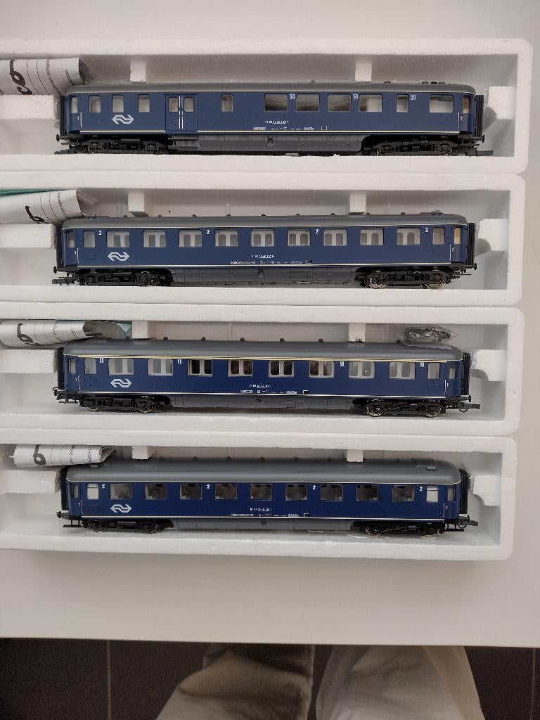4 Roco personenrijtuigen NS plan D blauw, Gelijkstroom of Wisselstroom, Wagon, Ophalen of Verzenden, Roco