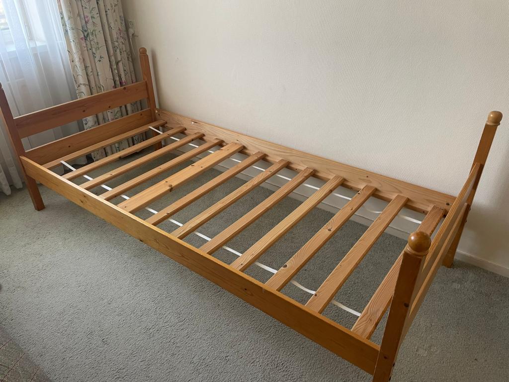 Houten eenpersoonsbed incl. lattenbodem | grenen | 90x200, Ophalen, Gebruikt, 90 cm, Eenpersoons