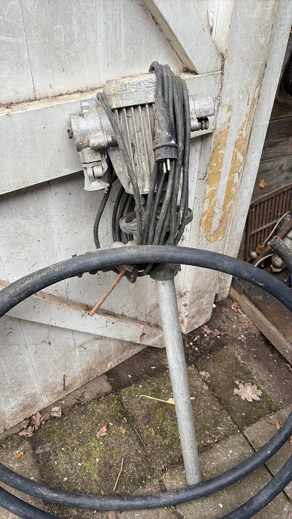 Vloeistof pomp  voor verf. Olie benzine, Ophalen of Verzenden, Stuur