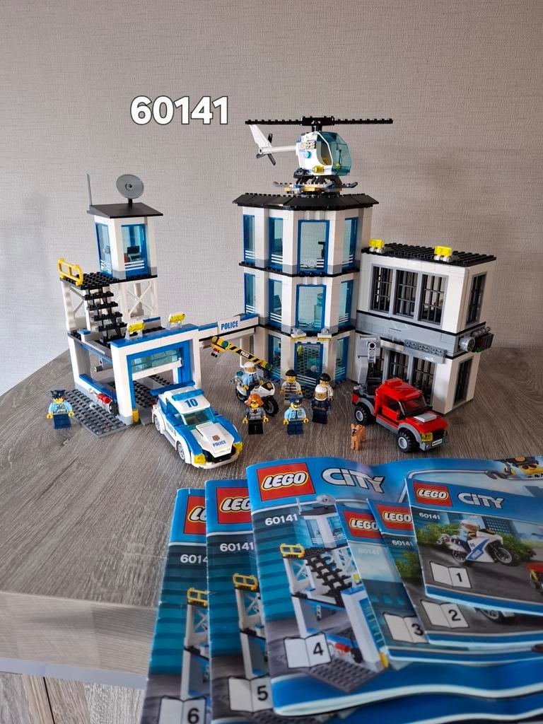 Lego City Politiebureau 60141 met boekjes, Ophalen of Verzenden, Gebruikt, Complete set, Lego