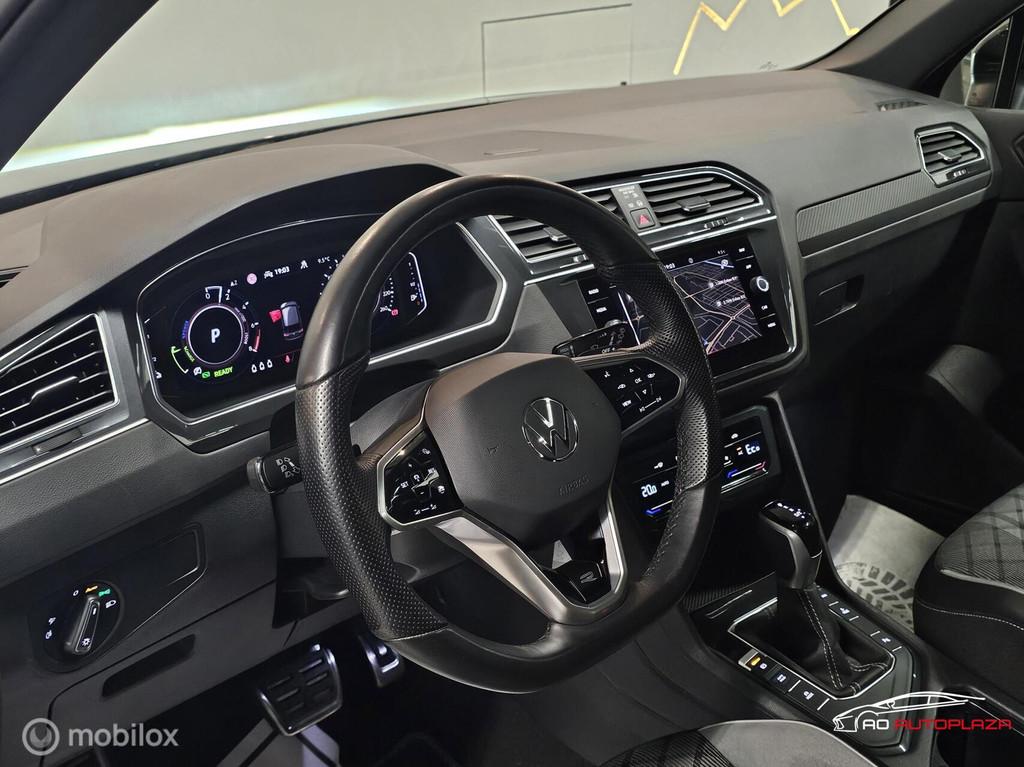 Volkswagen Tiguan 1.4 TSI eHybrid 3x R-Line Panorama/Black s, 1716 kg, 4 cilinders, Alcantara, Zwart