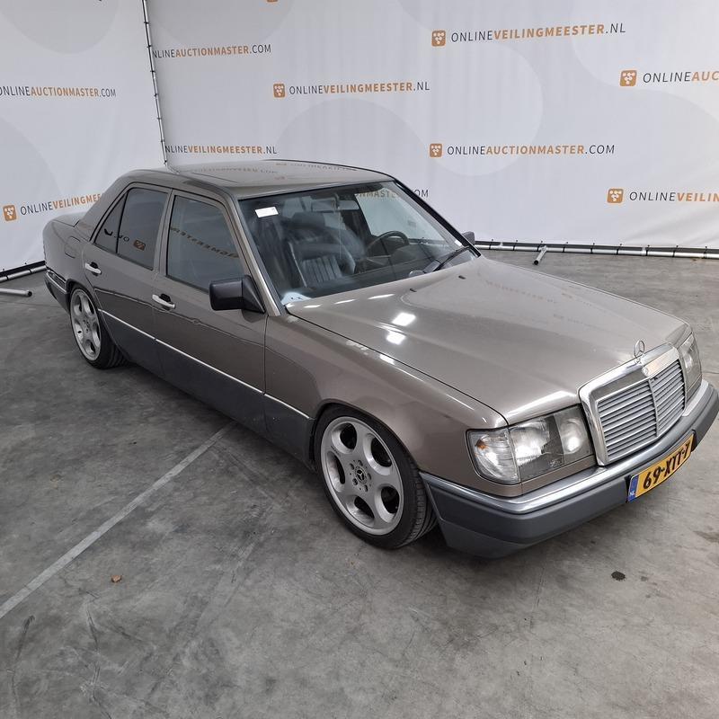 Personenauto, Mercedes-Benz, 200-500 (W124), 260 E, bruin, 1, Automaat, Achterwielaandrijving, 2597 cc, 160 pk