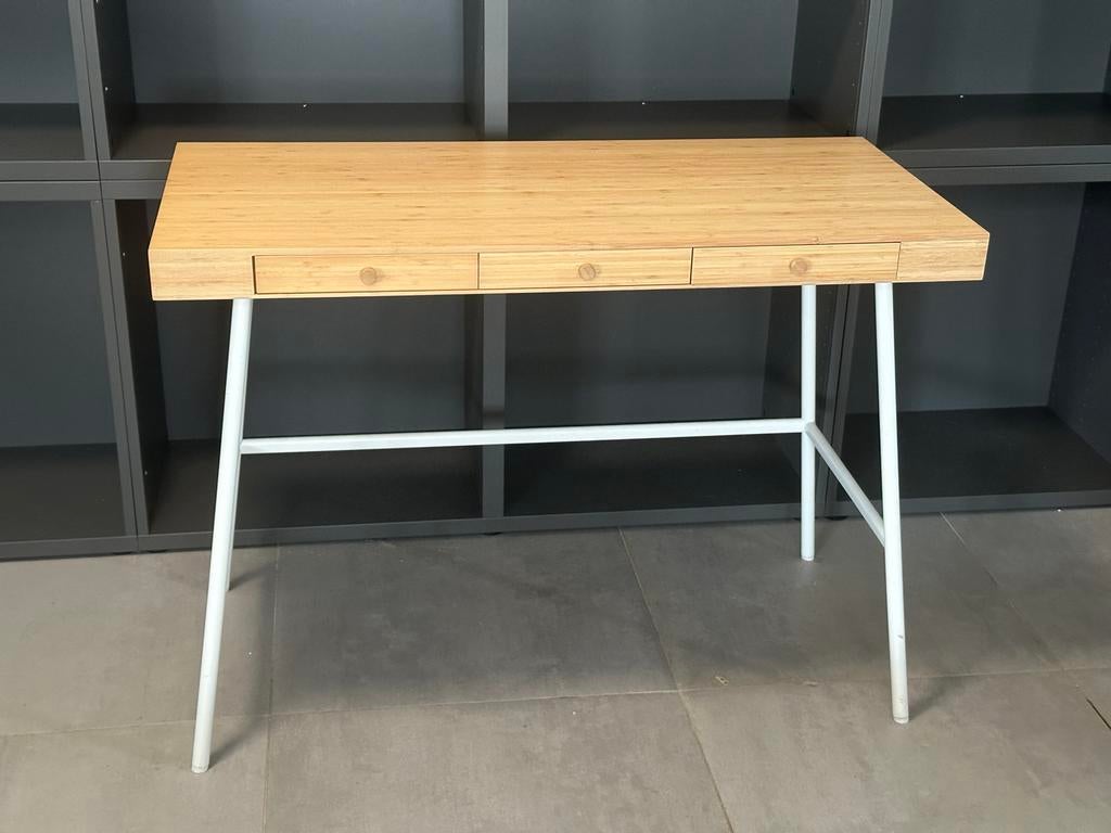 Bamboe bureau Lillåsen, Huis en Inrichting, Bureaus, Ophalen, Zo goed als nieuw