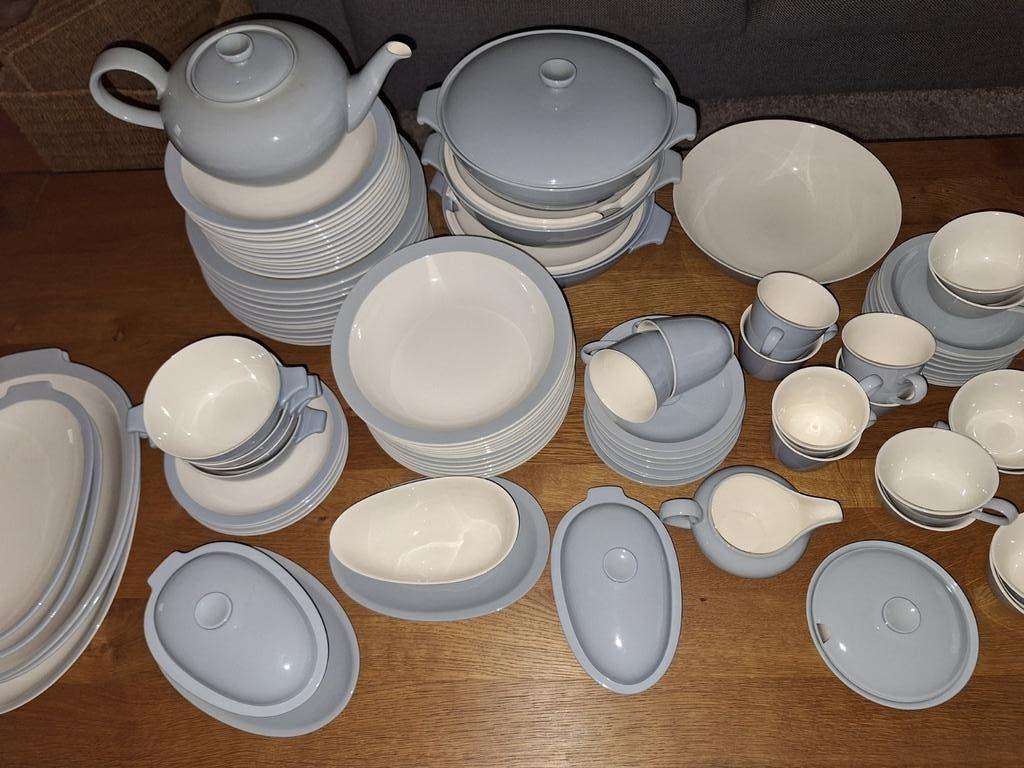 Grote partij Regout, maastrichts aardewerk. Grijsblauw., Antiek en Kunst, Ophalen