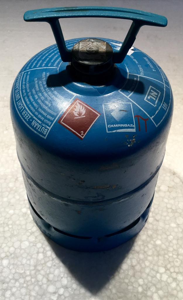 Campingaz / Campinggas fles 901 deels gevuld, Caravans en Kamperen, Kampeeraccessoires, Ophalen of Verzenden, Gebruikt
