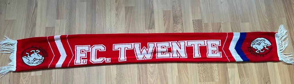 Oude Fc Twente sjaal, Verzamelen, Sportartikelen en Voetbal, Ophalen of Verzenden, Nieuw, F.C. Twente, Vaantje of Sjaal