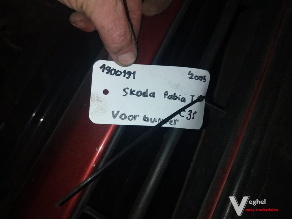 Skoda fabia 2003 voorbumper rood of blauw, Auto-onderdelen, Carrosserie en Plaatwerk, Bumper, Voor, Gebruikt, Ophalen