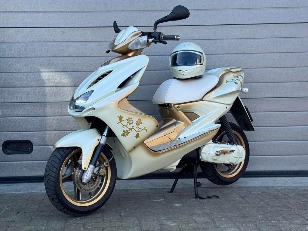 Yamaha aerox (nieuw), Maximaal 45 km/u, Ophalen of Verzenden, Zo goed als nieuw, Benzine