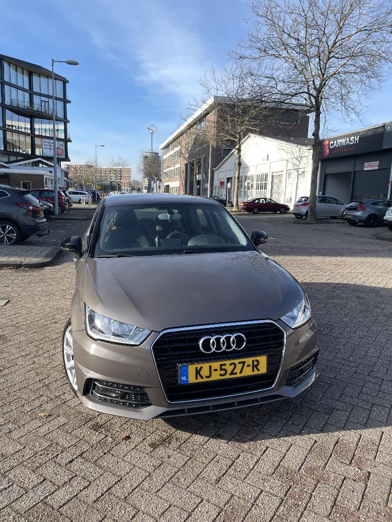 Audi A1 1.0 Tfsi 70KW Sportback S-Line 2017 Soho Bruin, Voorwielaandrijving, Stof, Zwart, 95 pk