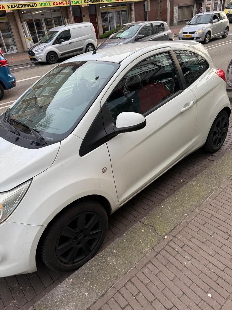 Ford Ka 1.2 51KW 2010 Wit, Voorwielaandrijving, 1242 cc, 4 cilinders, 4 stoelen