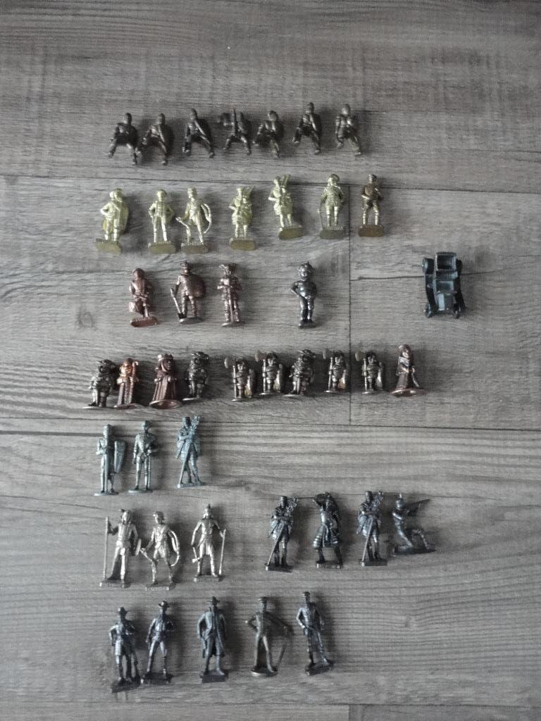 43 metalen poppetjes /Ferrero Kinder Surprise,, Verzamelen, Verrassingseieren, Gebruikt, Overige typen, Ophalen of Verzenden