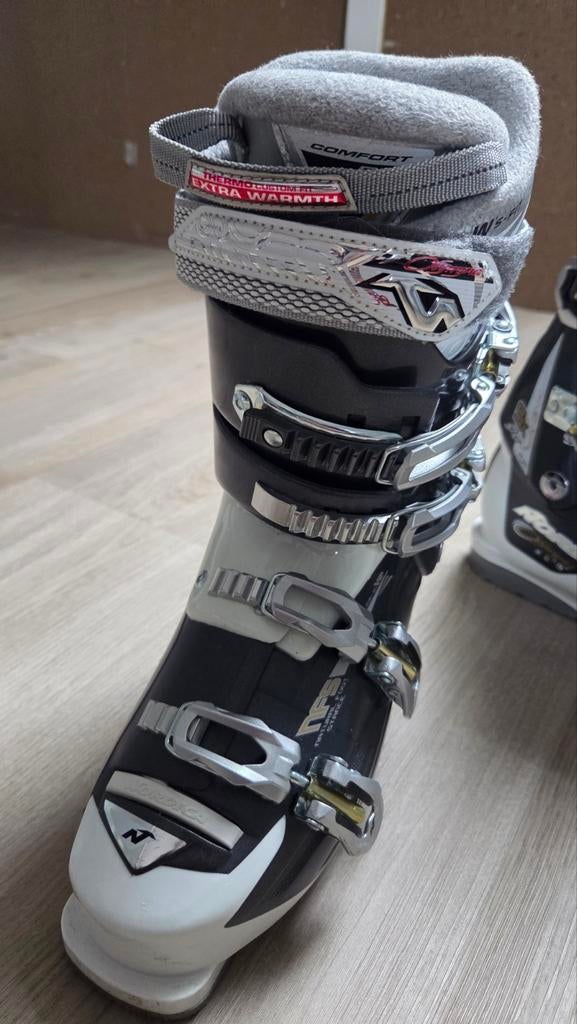 Nordica Dames Skischoenen - Comfort & Warmte, Sport en Fitness, Skiën en Langlaufen, Ophalen, 160 tot 180 cm, Schoenen, Zo goed als nieuw